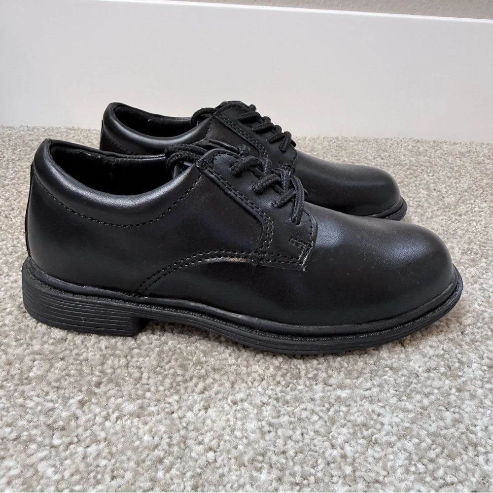 Stacy Adams boys size 9M black lace up dress shoes